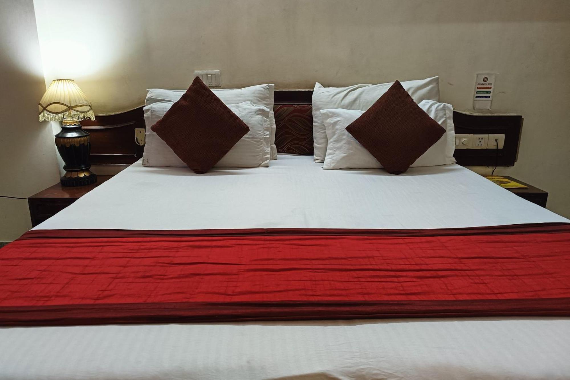 Spot Inn Hostel New Delhi Ngoại thất bức ảnh