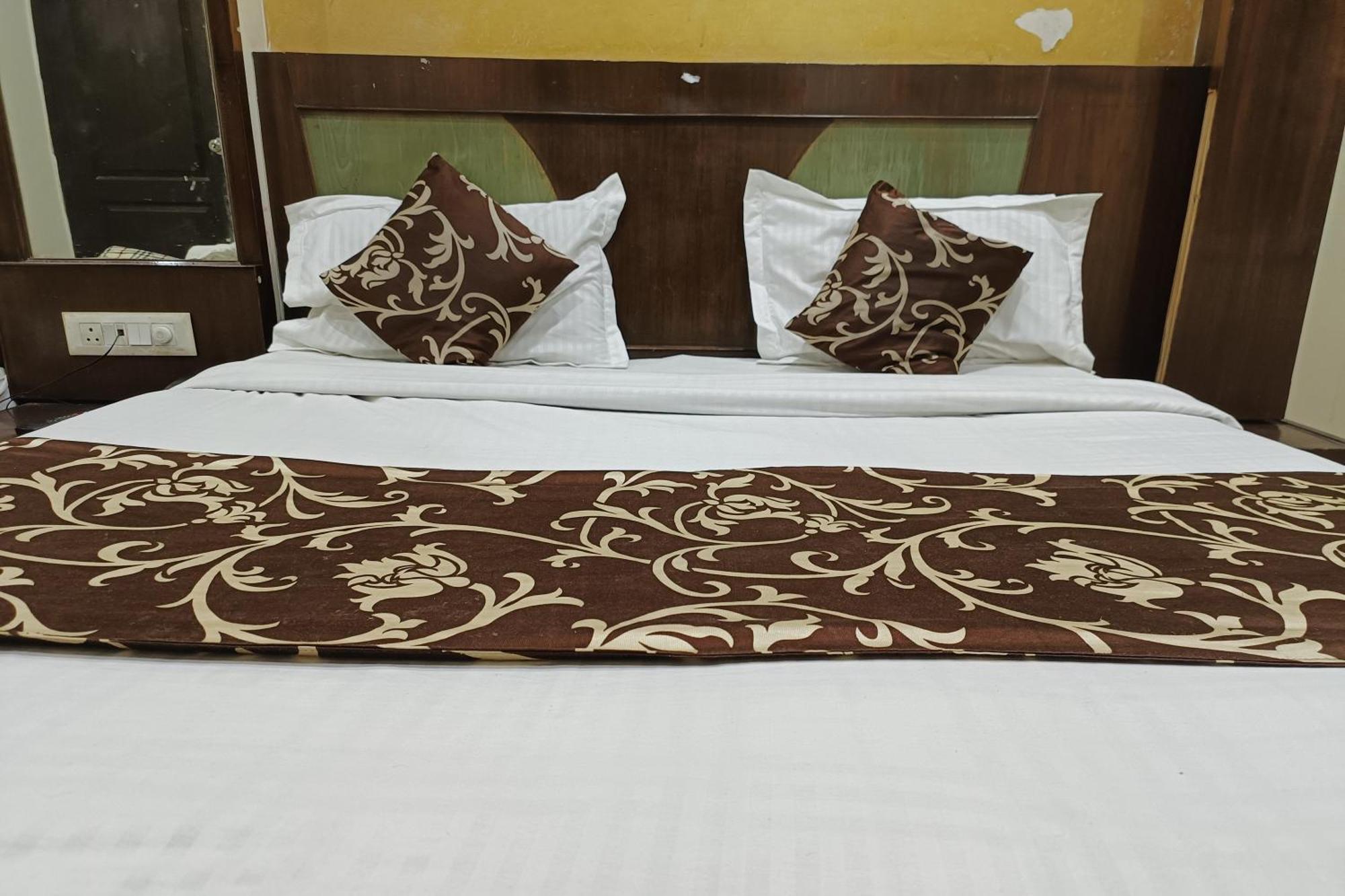 Spot Inn Hostel New Delhi Ngoại thất bức ảnh