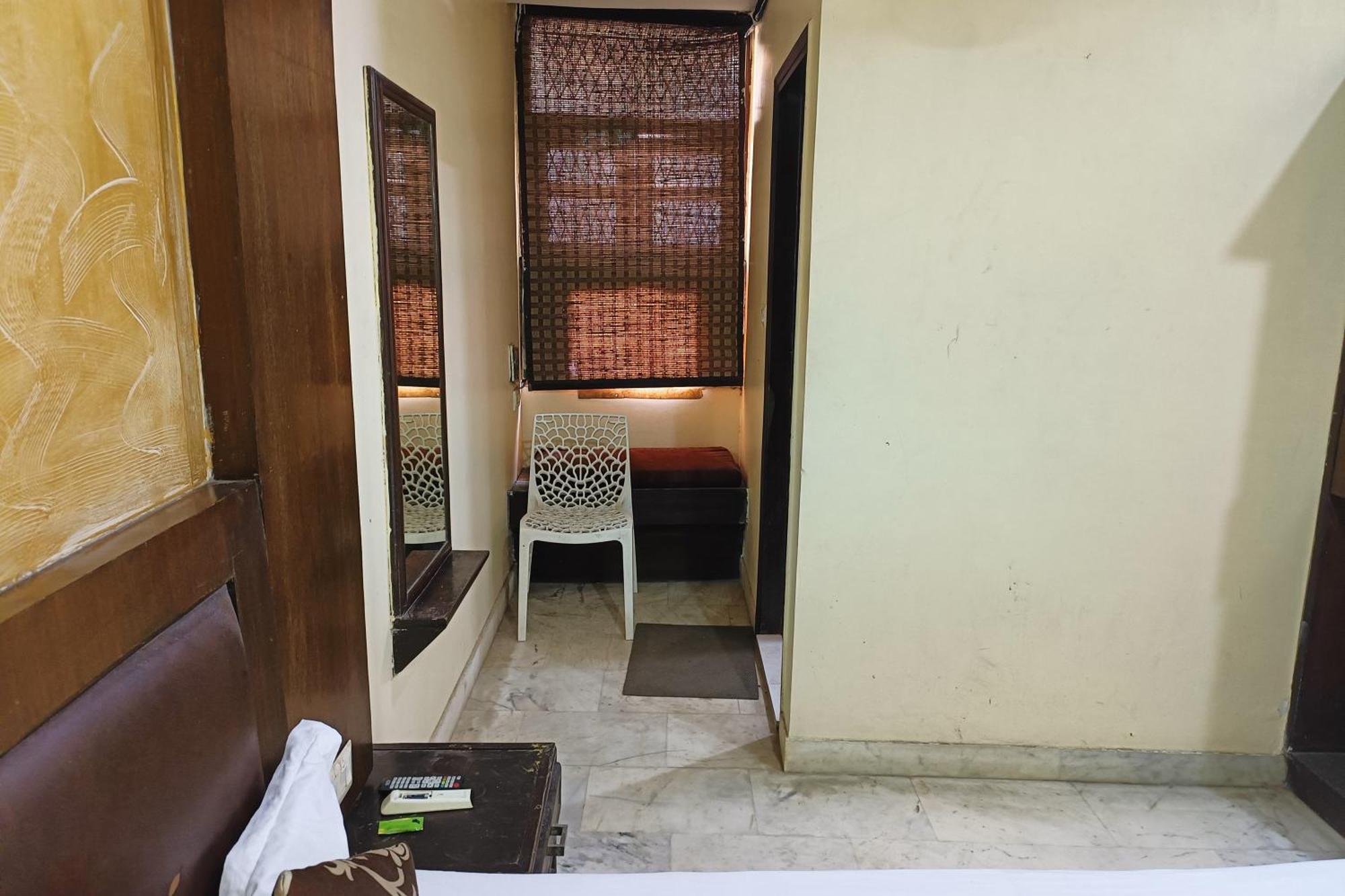 Spot Inn Hostel New Delhi Ngoại thất bức ảnh