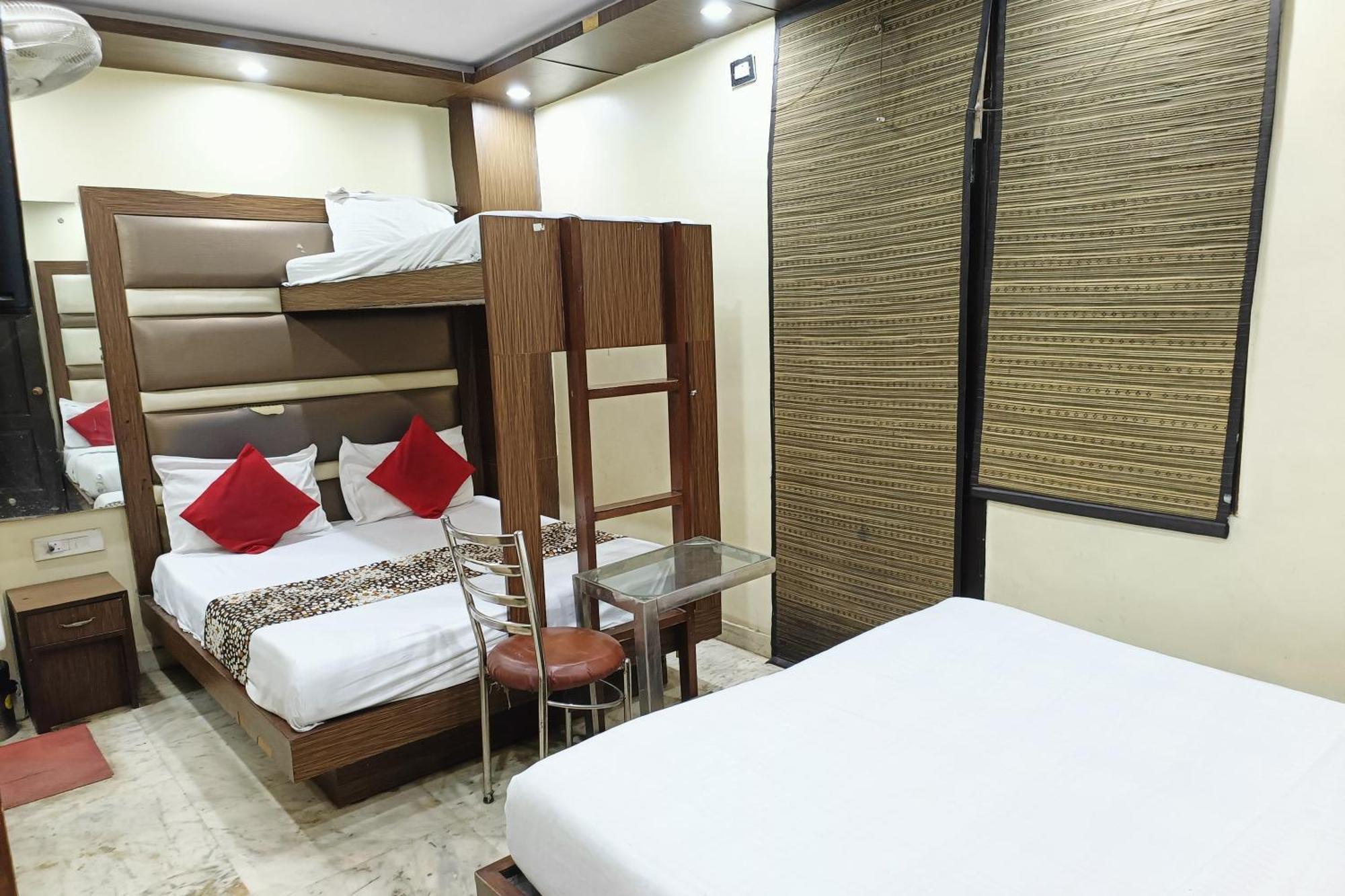Spot Inn Hostel New Delhi Ngoại thất bức ảnh