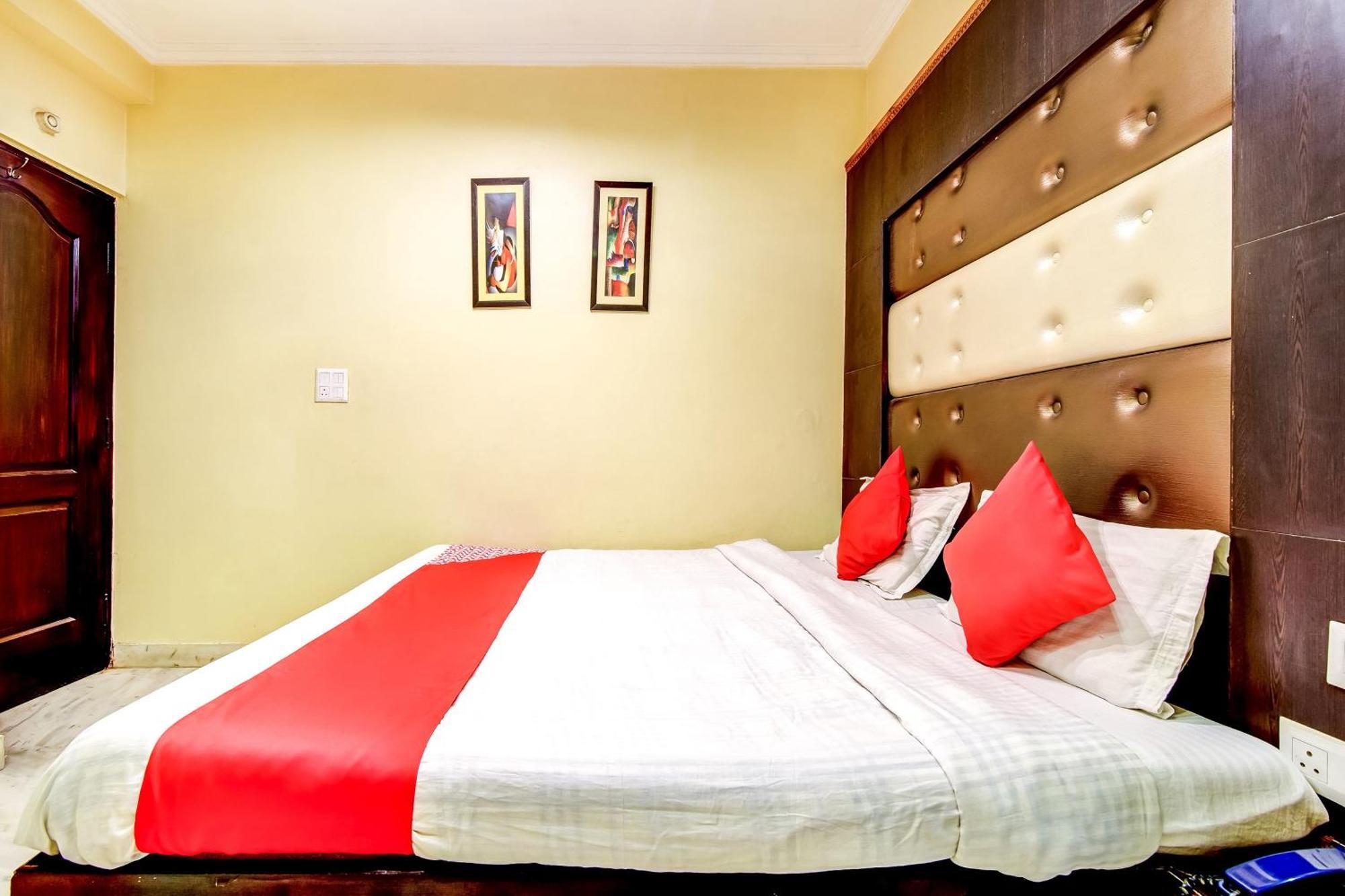 Spot Inn Hostel New Delhi Ngoại thất bức ảnh