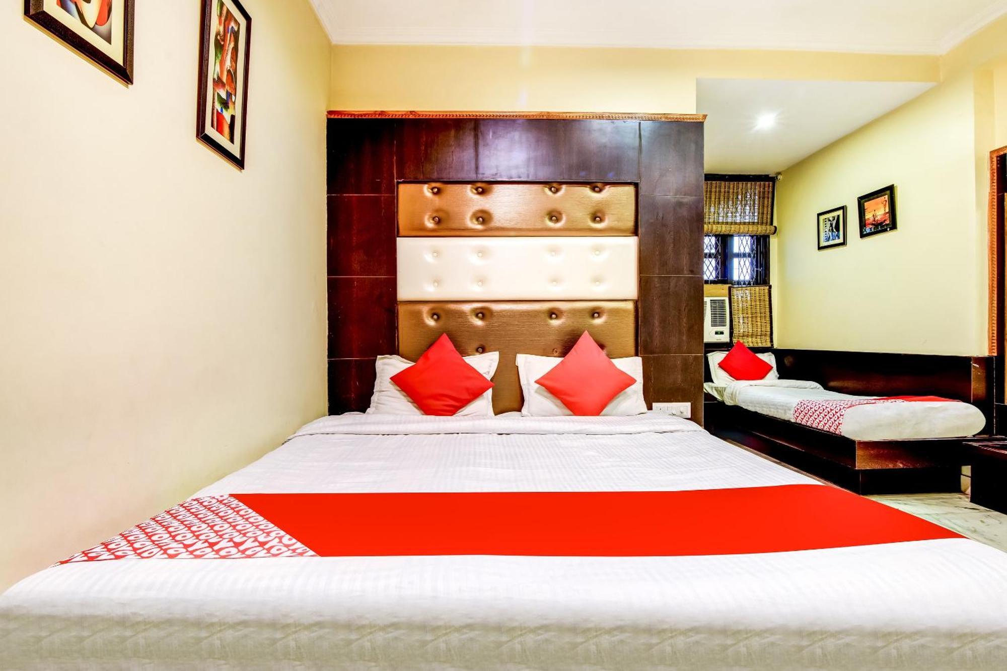 Spot Inn Hostel New Delhi Ngoại thất bức ảnh