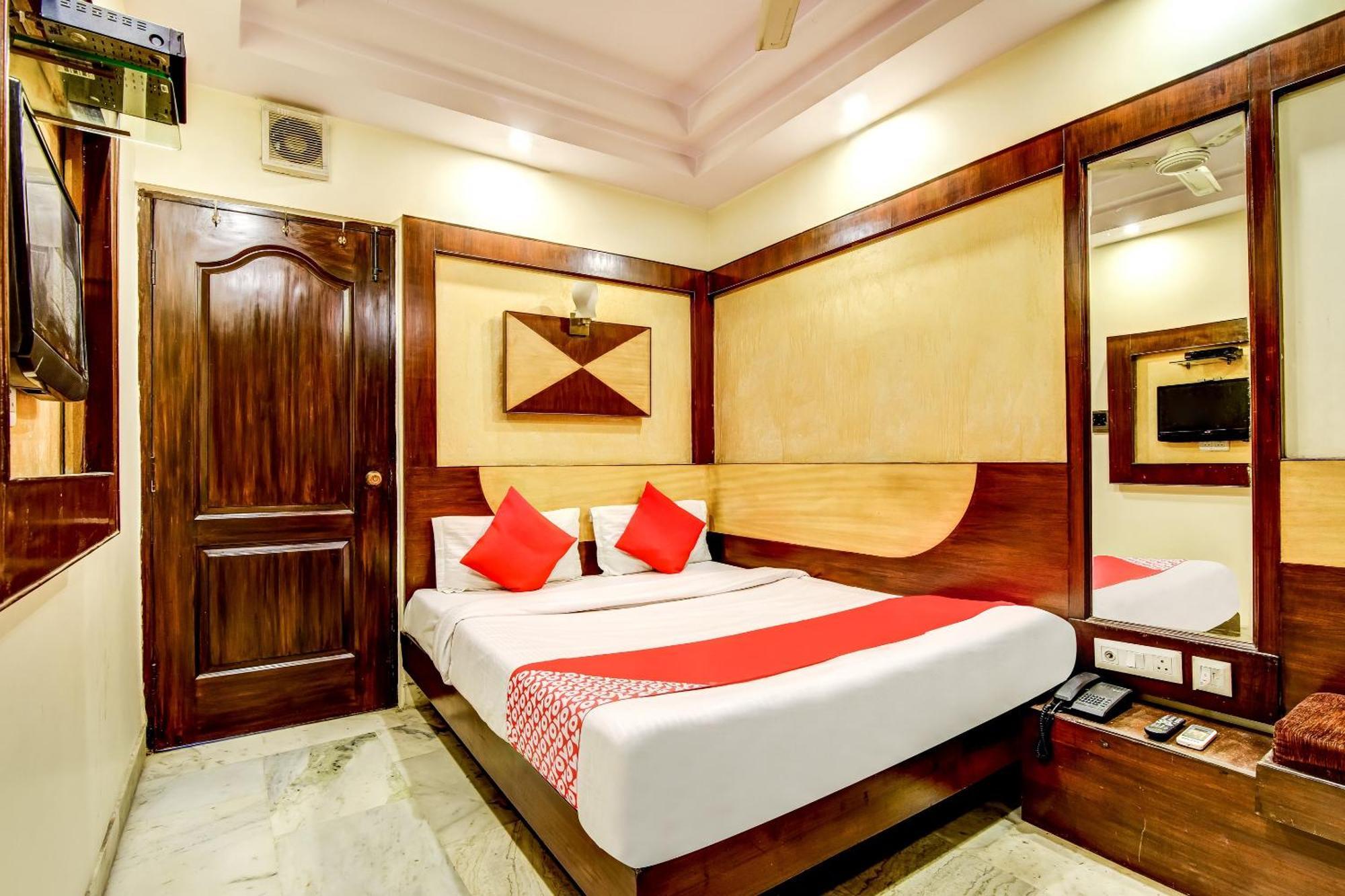 Spot Inn Hostel New Delhi Ngoại thất bức ảnh