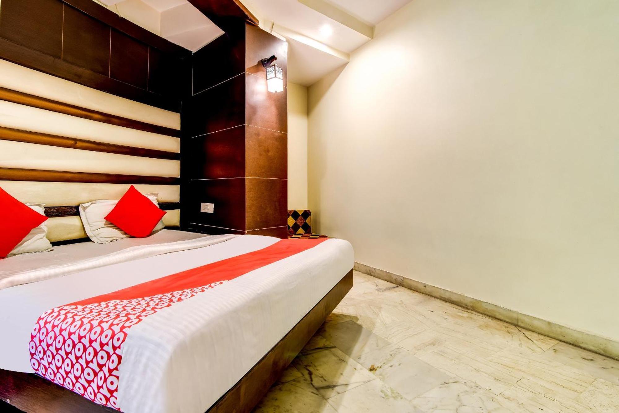 Spot Inn Hostel New Delhi Ngoại thất bức ảnh