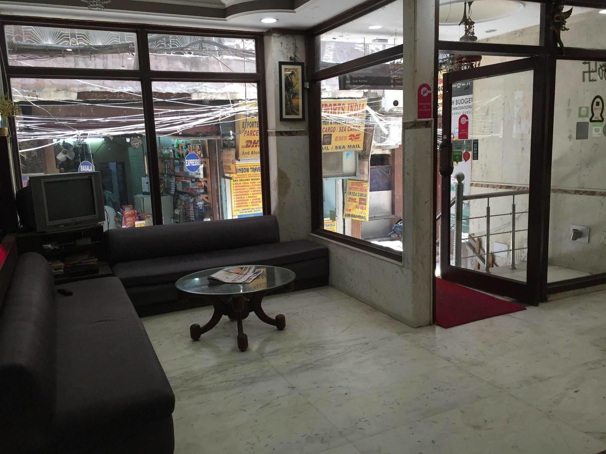 Spot Inn Hostel New Delhi Ngoại thất bức ảnh
