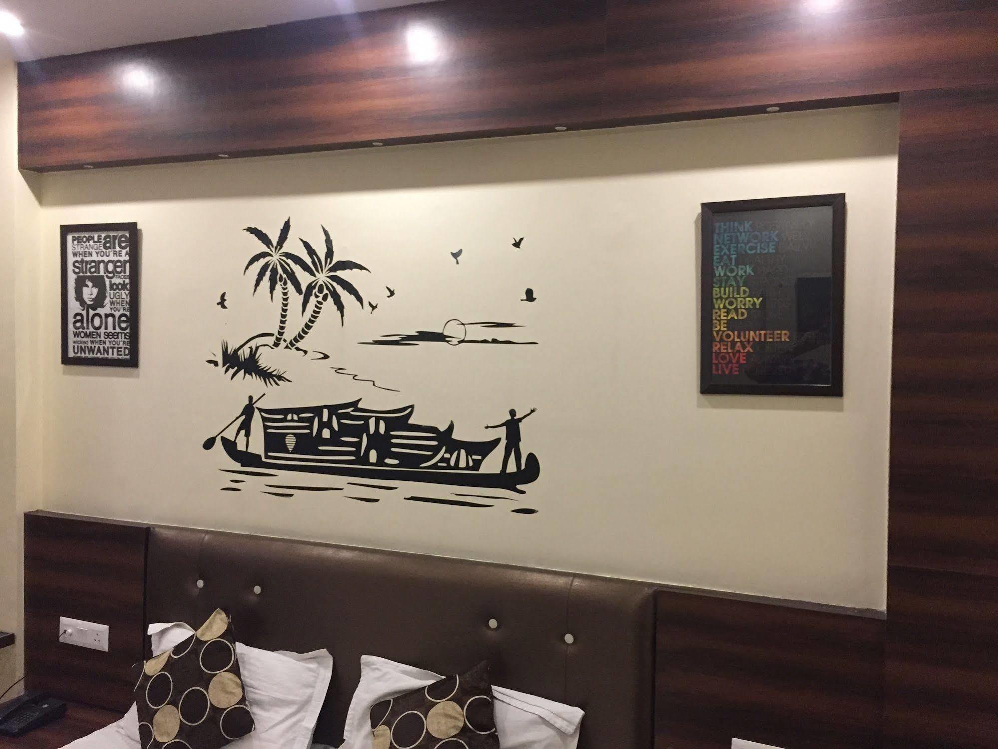 Spot Inn Hostel New Delhi Ngoại thất bức ảnh